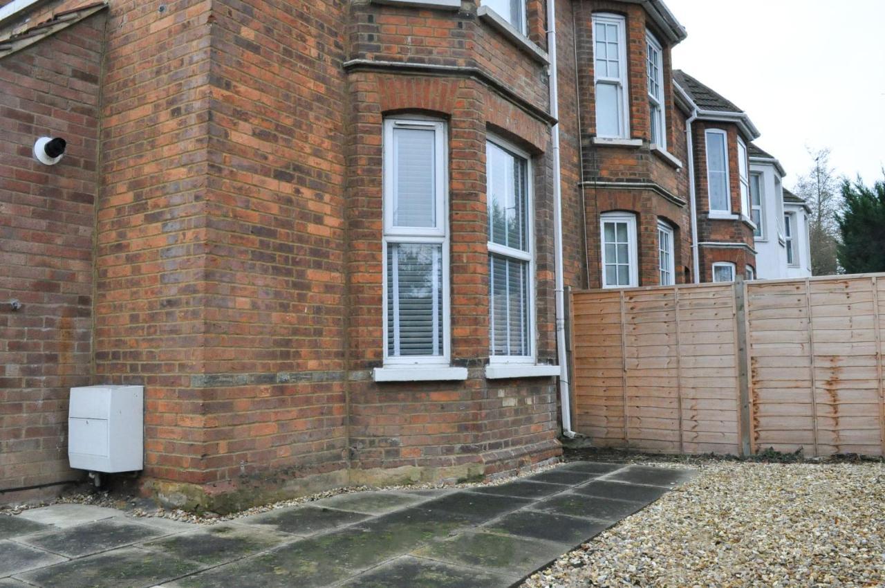 Bedford Rd Apartment Ideal For Hospital & Town Centre Kempston Екстериор снимка